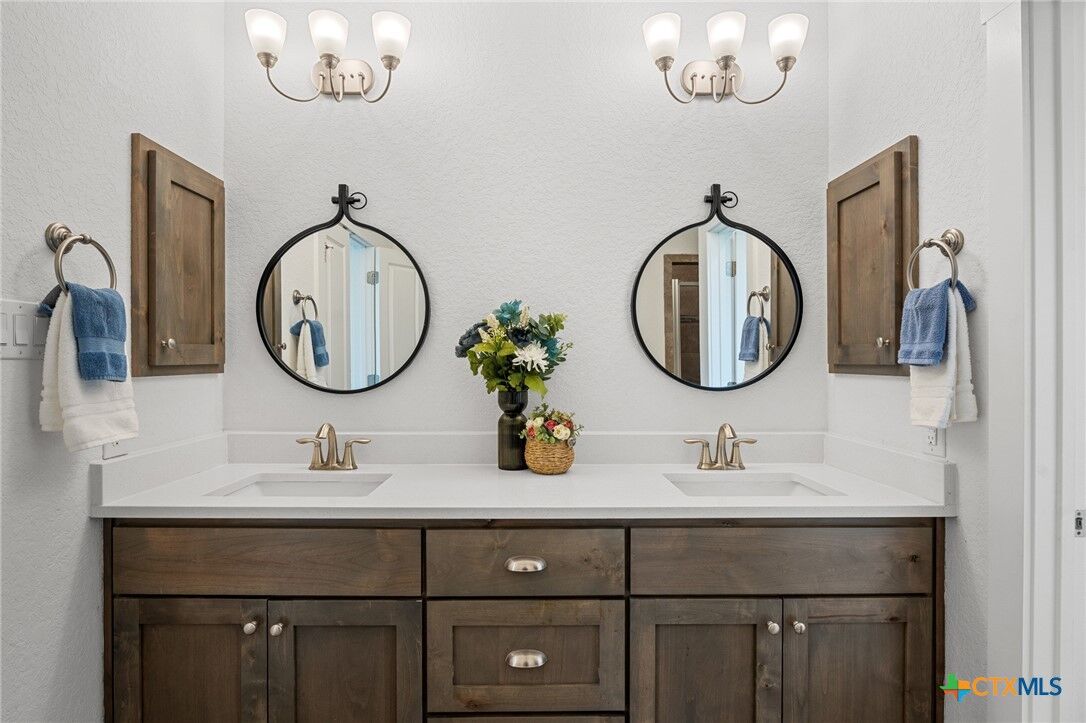 Property Photo:  1039 Primrose Path  TX 78133