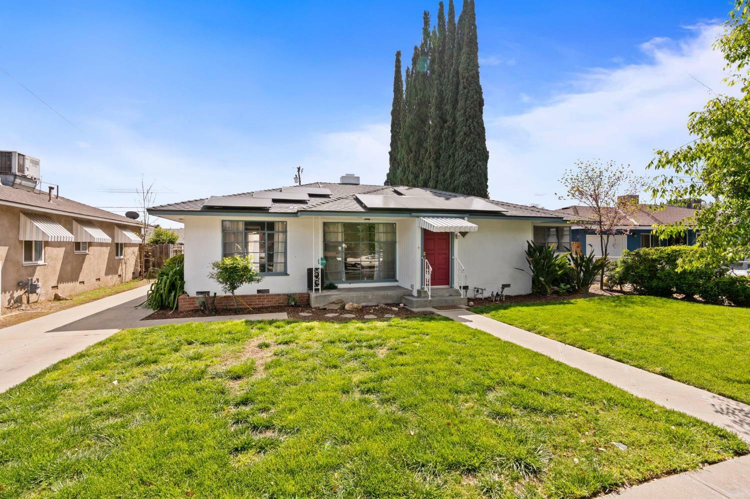 Property Photo: 2722 E Cornell Avenue CA 93703