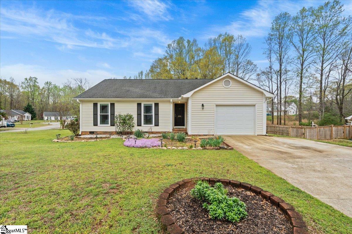 Property Photo: 208 Boxelder Lane SC 29680