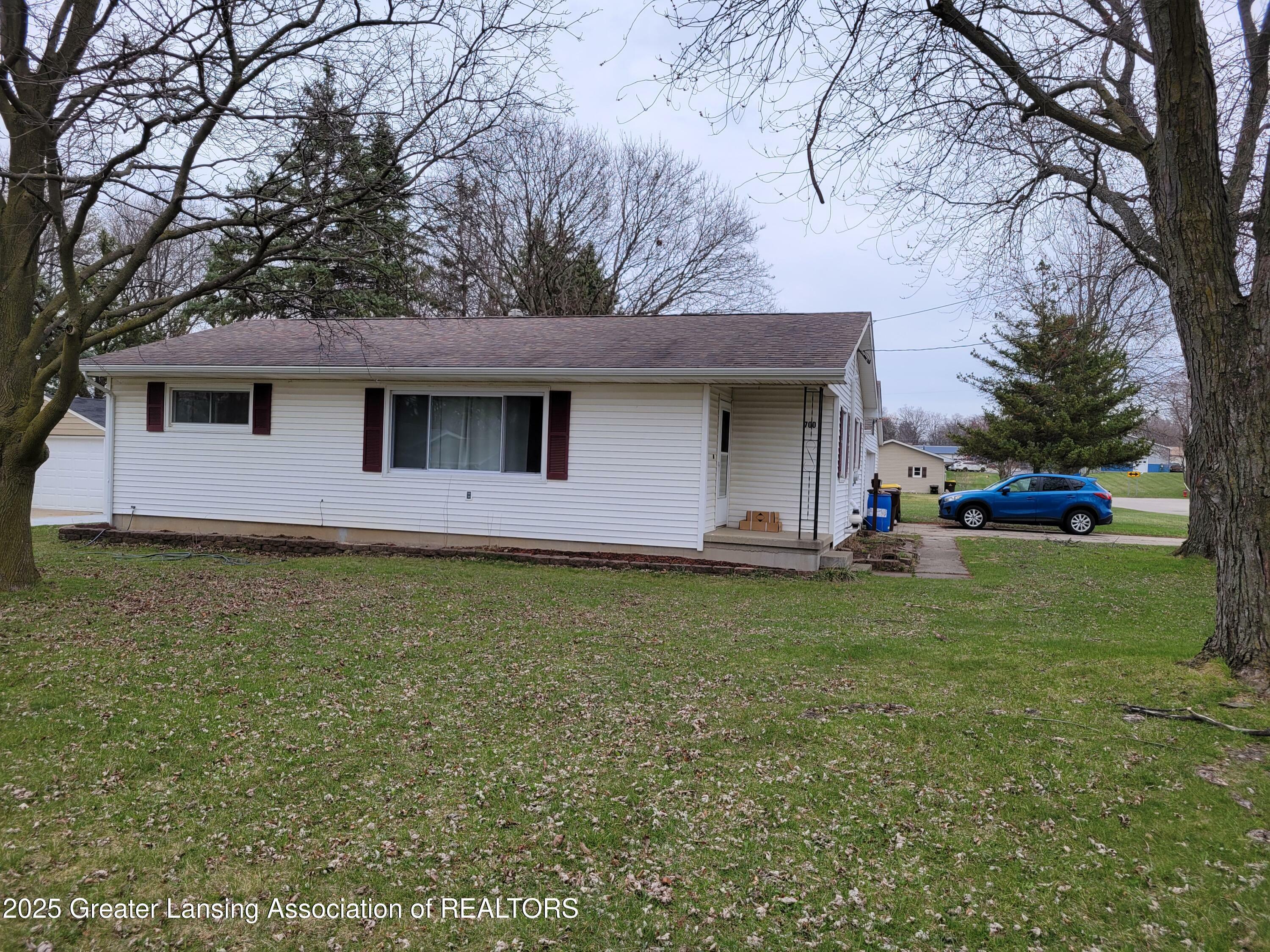 Property Photo: 700 N Mead Street MI 48879