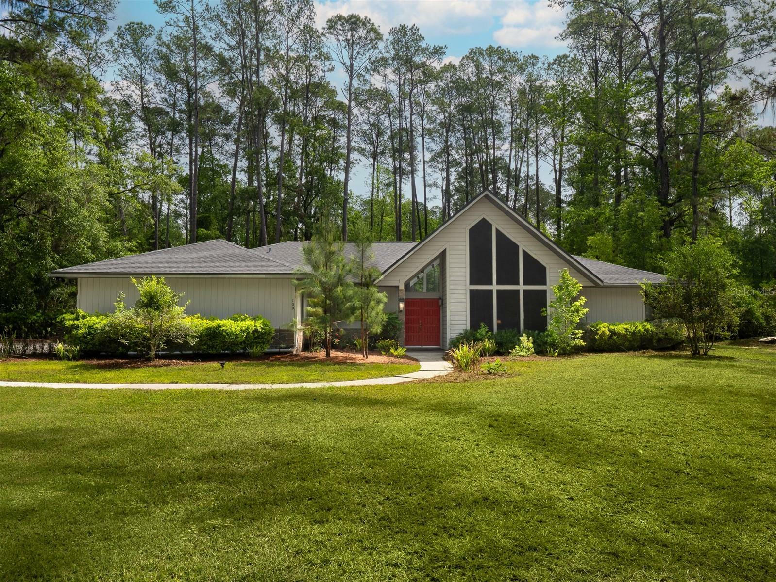 Property Photo: 109 SW 101st Court FL 32607
