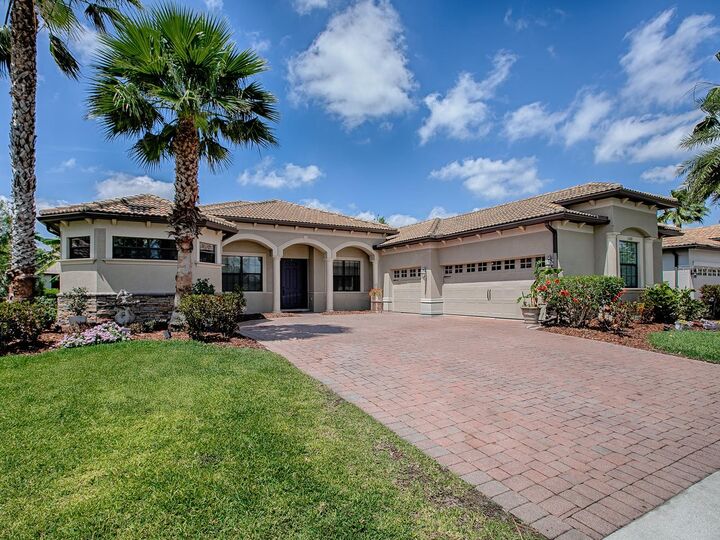 Property Photo:  1408 Deuce Circle  FL 33896 