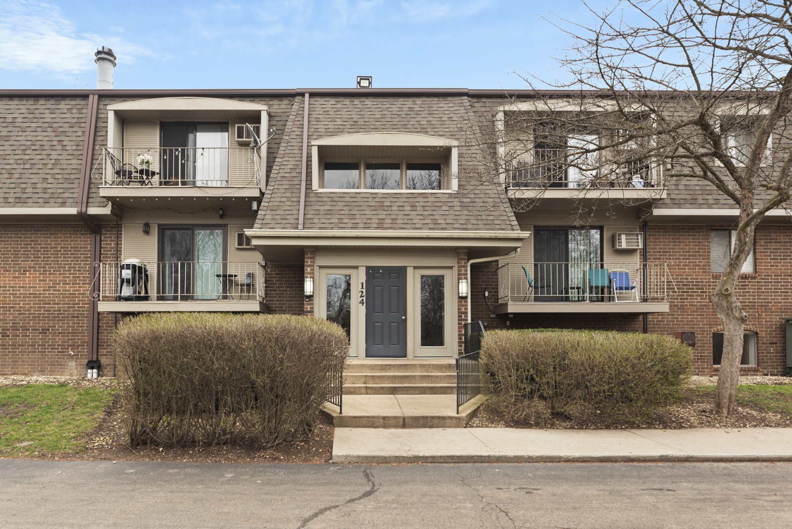 Property Photo: 124 E Bailey Road J IL 60565