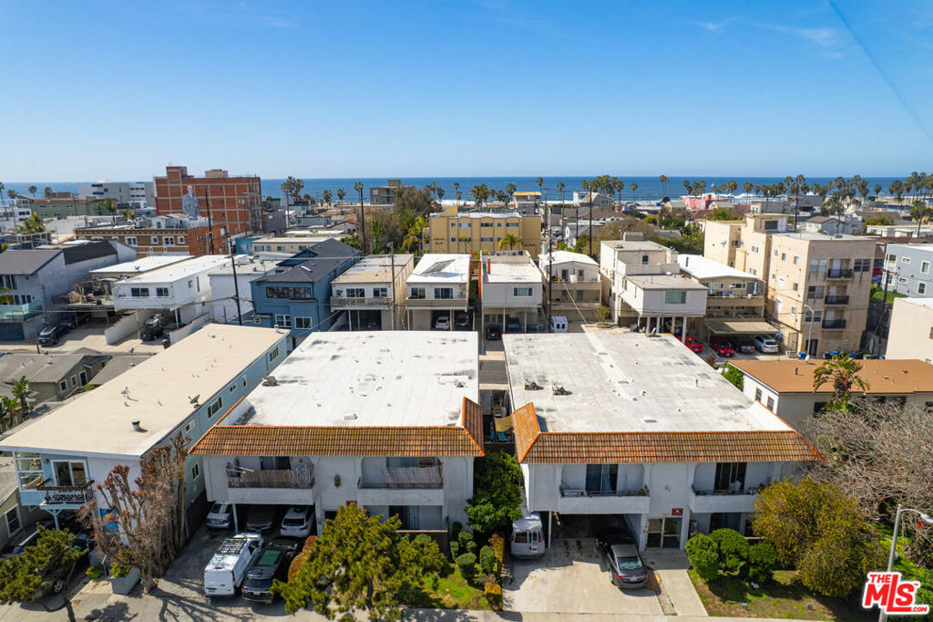 1921 Canal Street  Venice CA 90291 photo