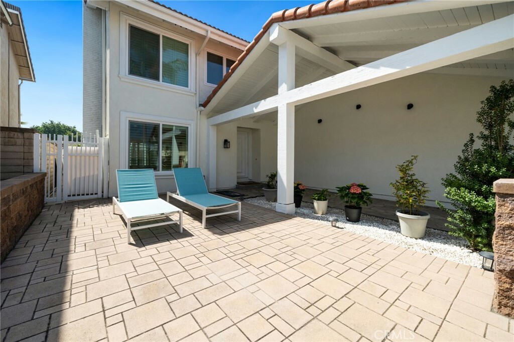 Property Photo: 10900 San Leon Avenue CA 92708