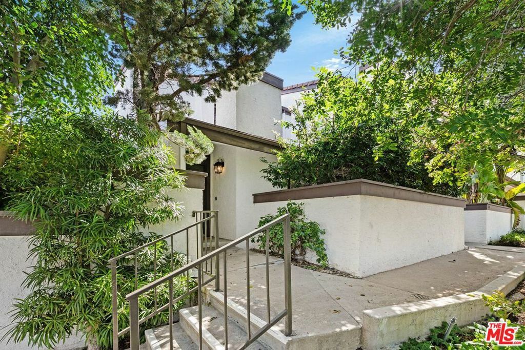 Property Photo: 1590 Palisades Drive CA 90272