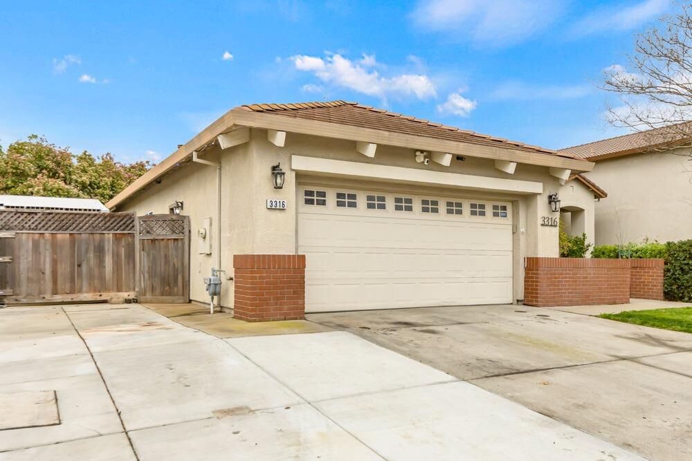 Property Photo:  3316 Verdeca Way  CA 95670 