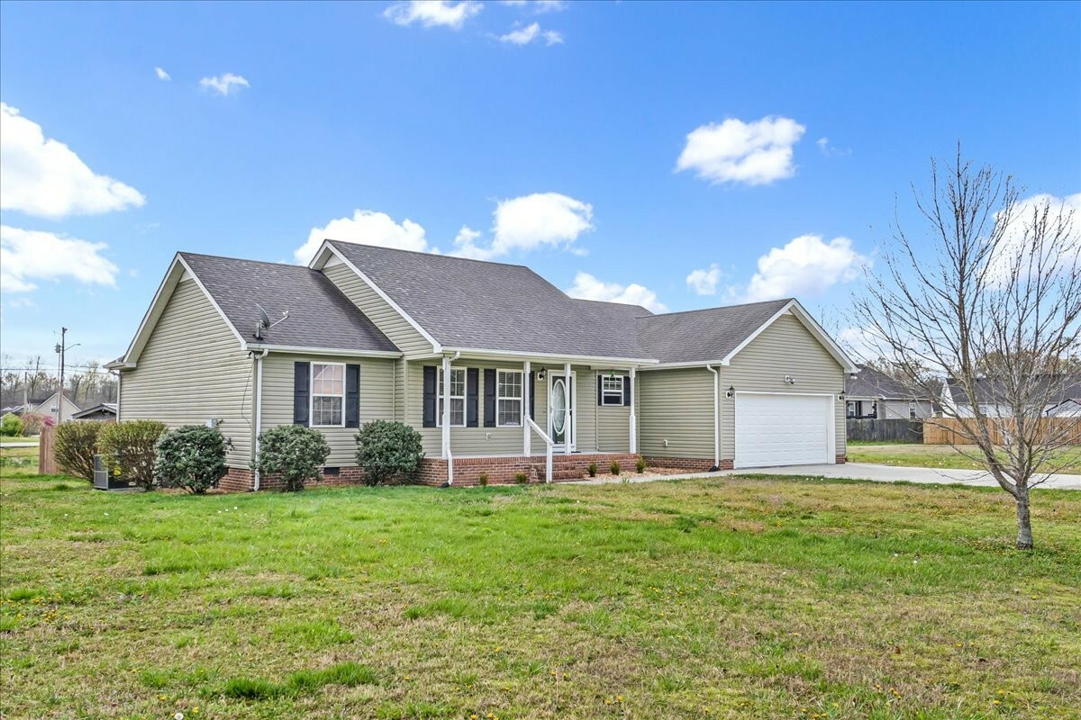 Property Photo: 691 Indian Springs Cir TN 37355