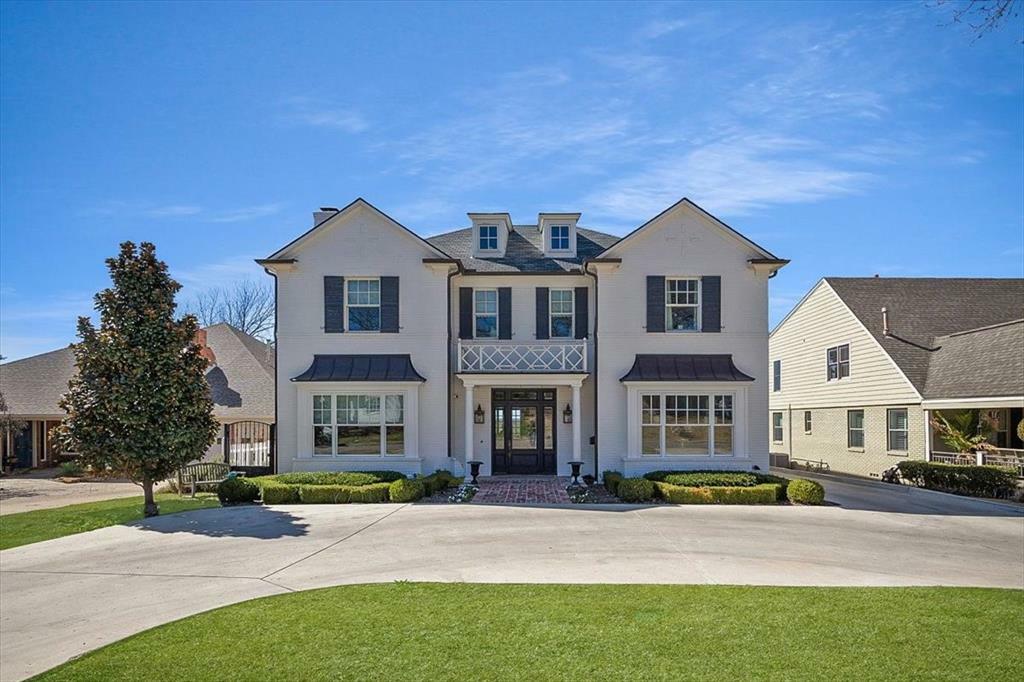 Property Photo: 3216 Westcliff Road W TX 76109