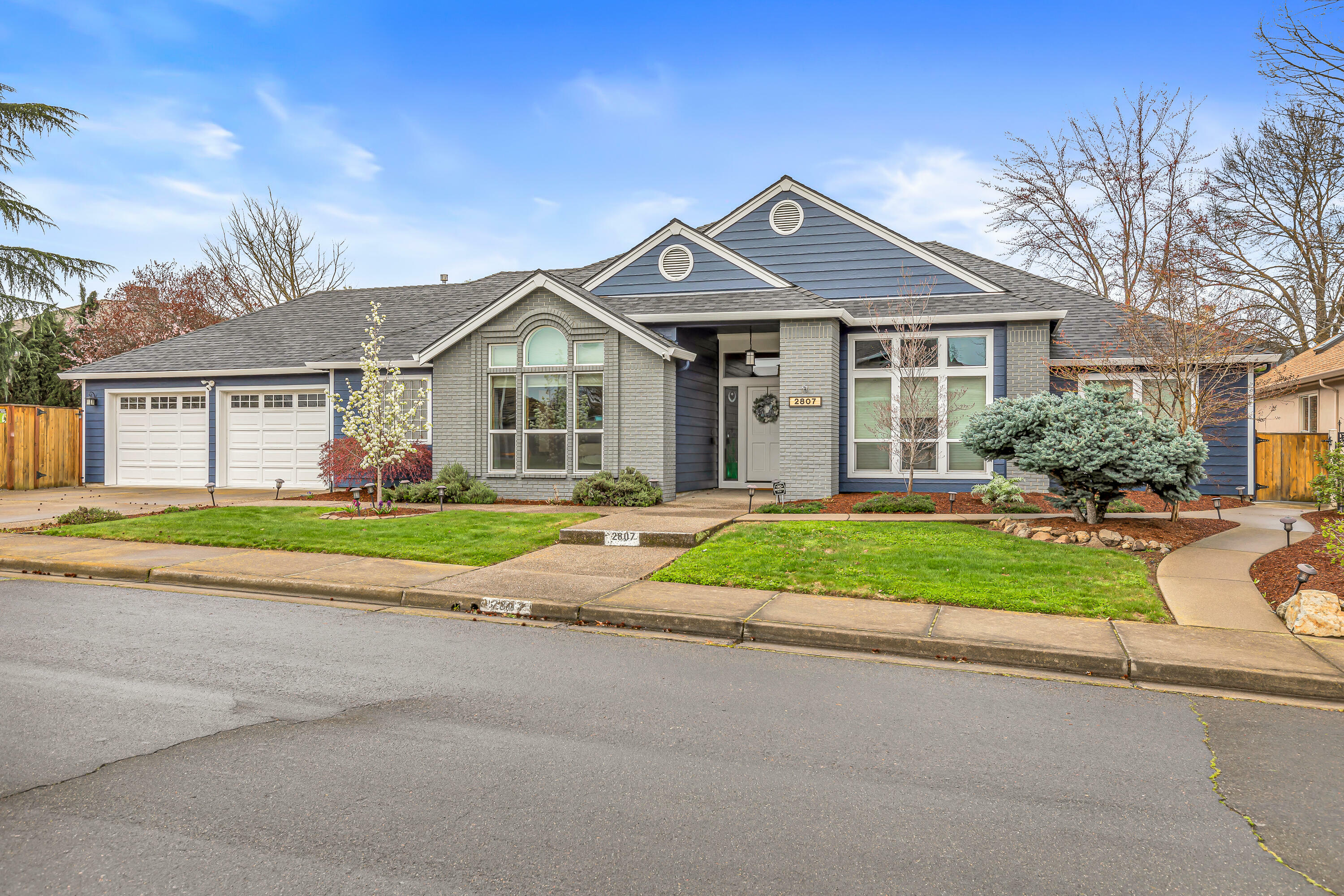 2807 Wilkshire Drive  Medford OR 97504 photo