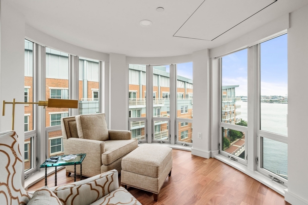 Property Photo: 4 Battery Wharf 4604 MA 02109
