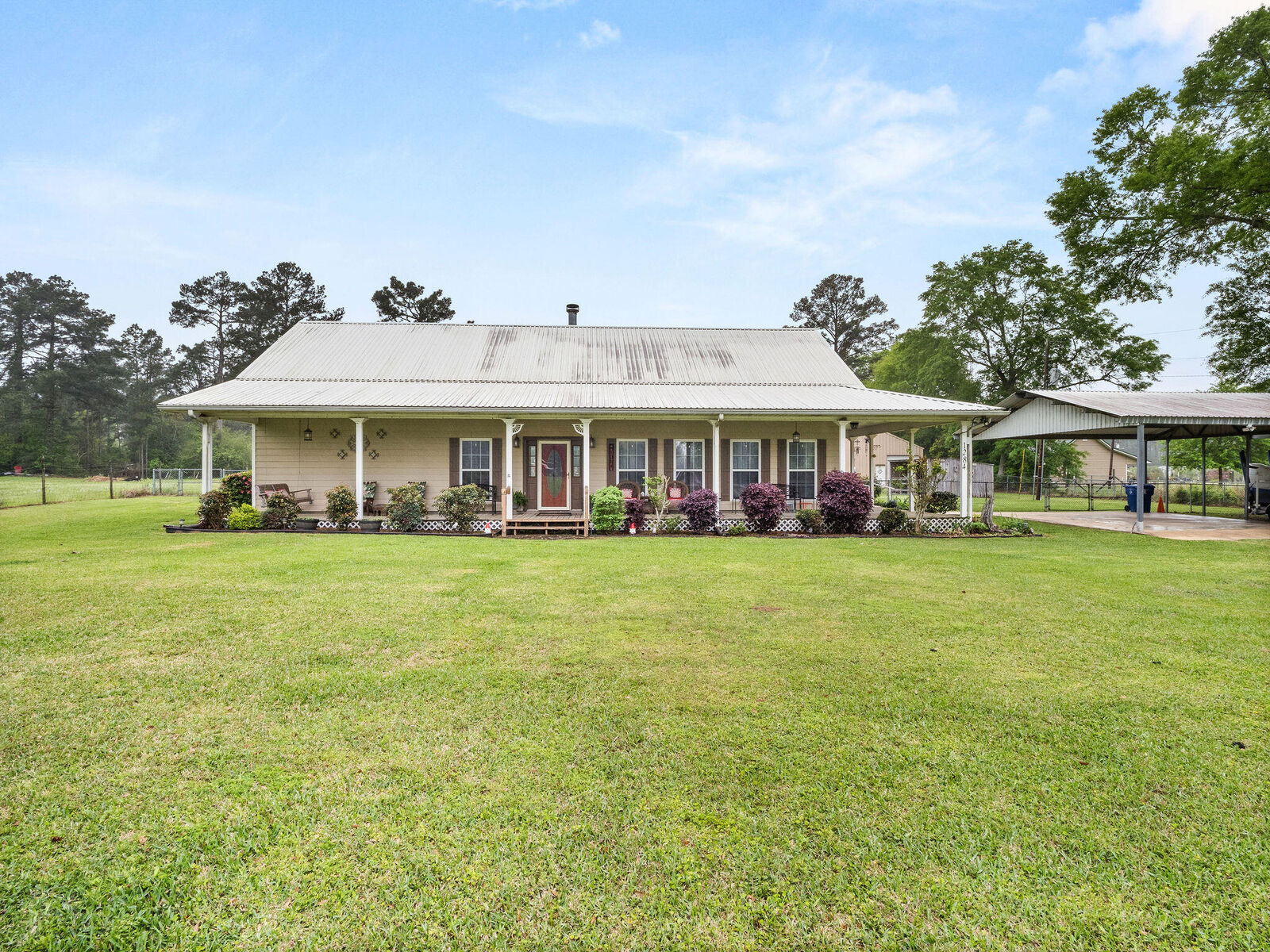 Property Photo:  1284 Hayes Rd  LA 70634 