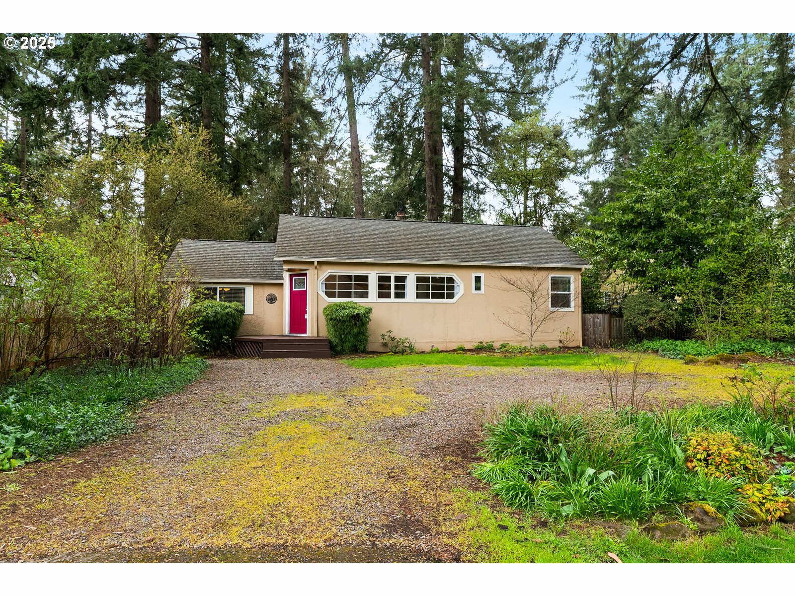 Property Photo: 16675 Bonaire Ave OR 97035