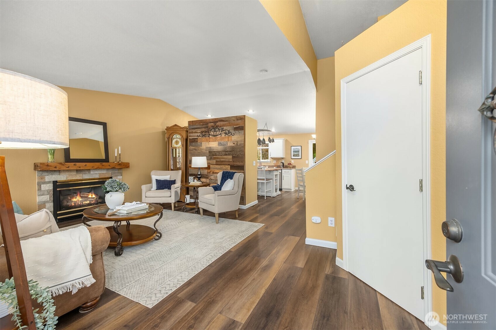 Property Photo: 9630 12th Place SE WA 98258