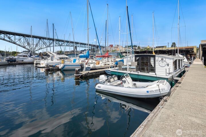 Property Photo:  1101 N Northlake Way 41  WA 98103 