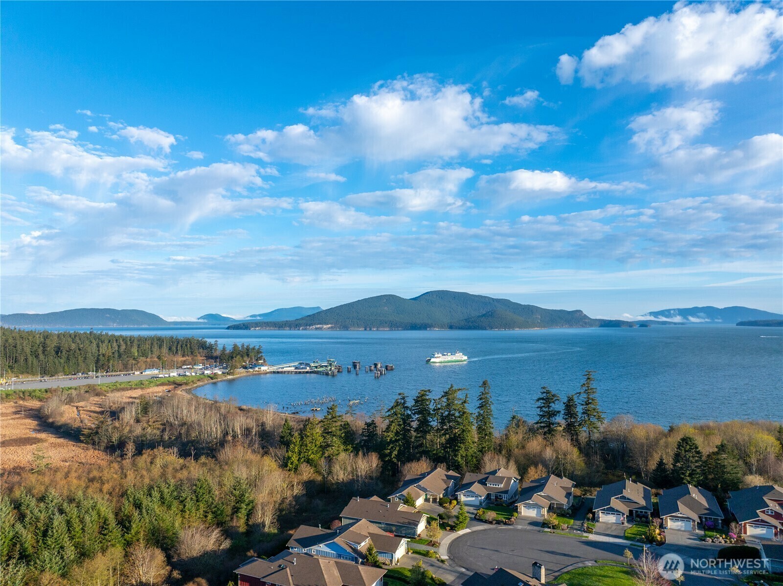 Property Photo: 4907 Portalis Way WA 98221
