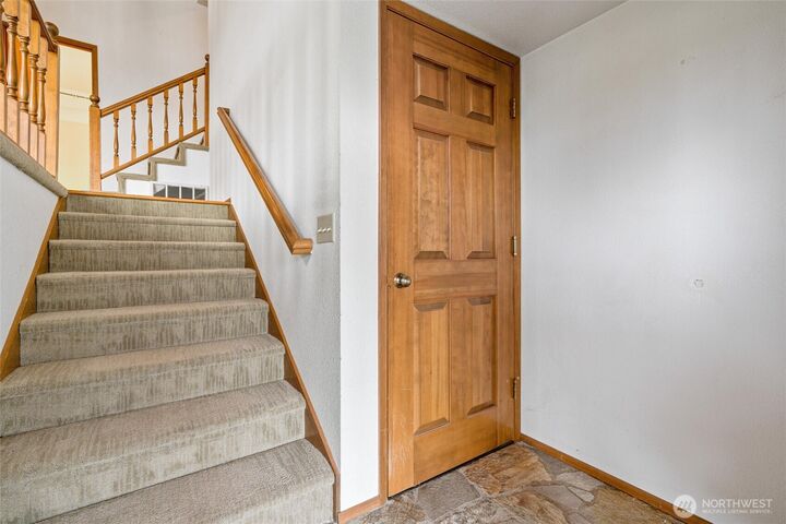 Property Photo: 290 E Rainier Court WA 98524