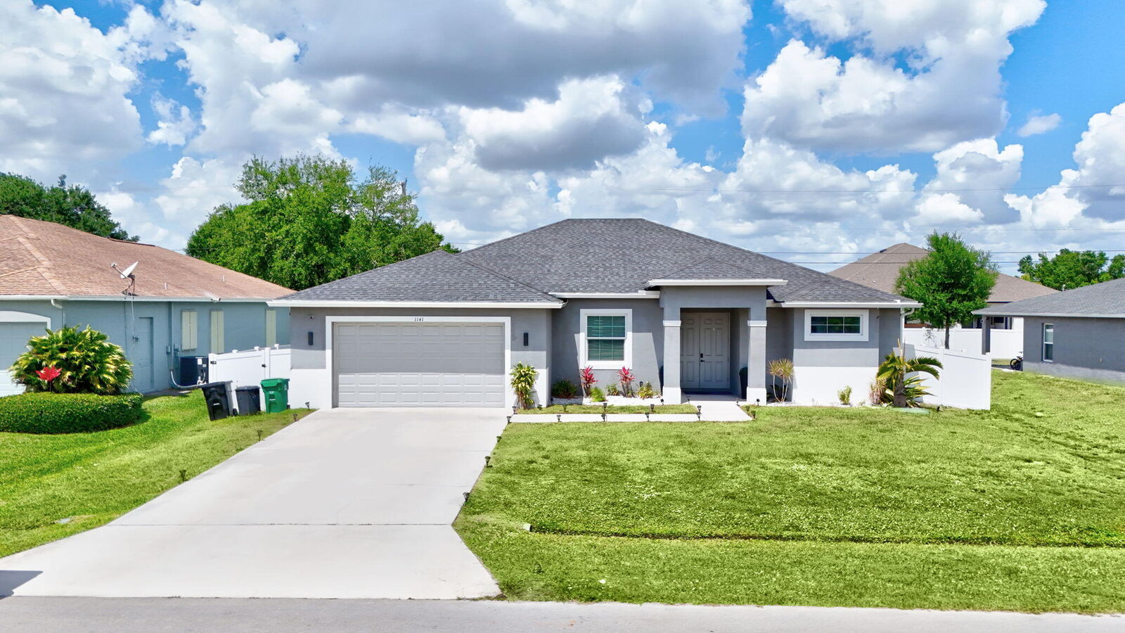 Property Photo:  1141 SW Eleuthera Avenue  FL 34953 