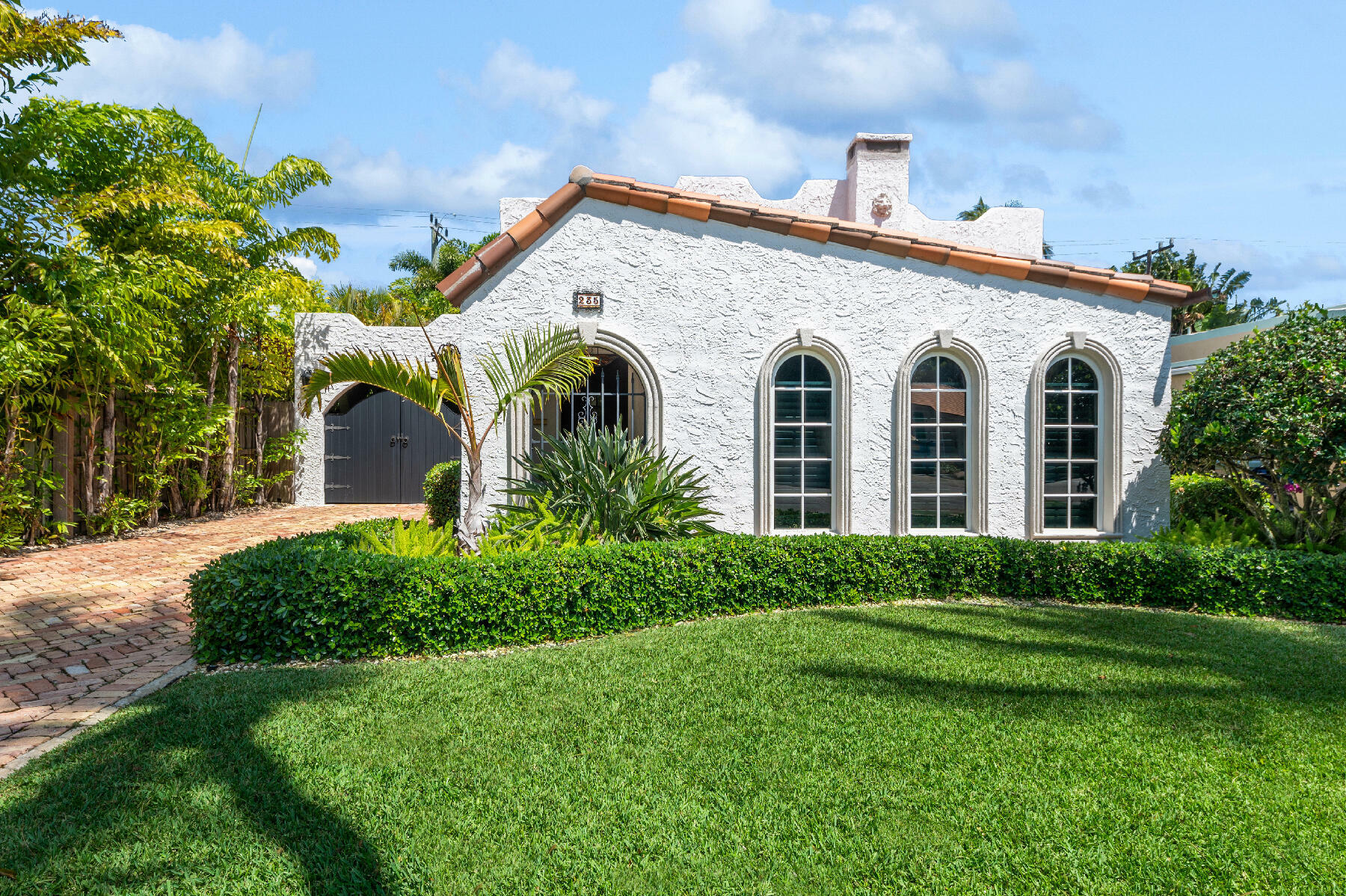 Property Photo: 235 Nottingham Boulevard FL 33405