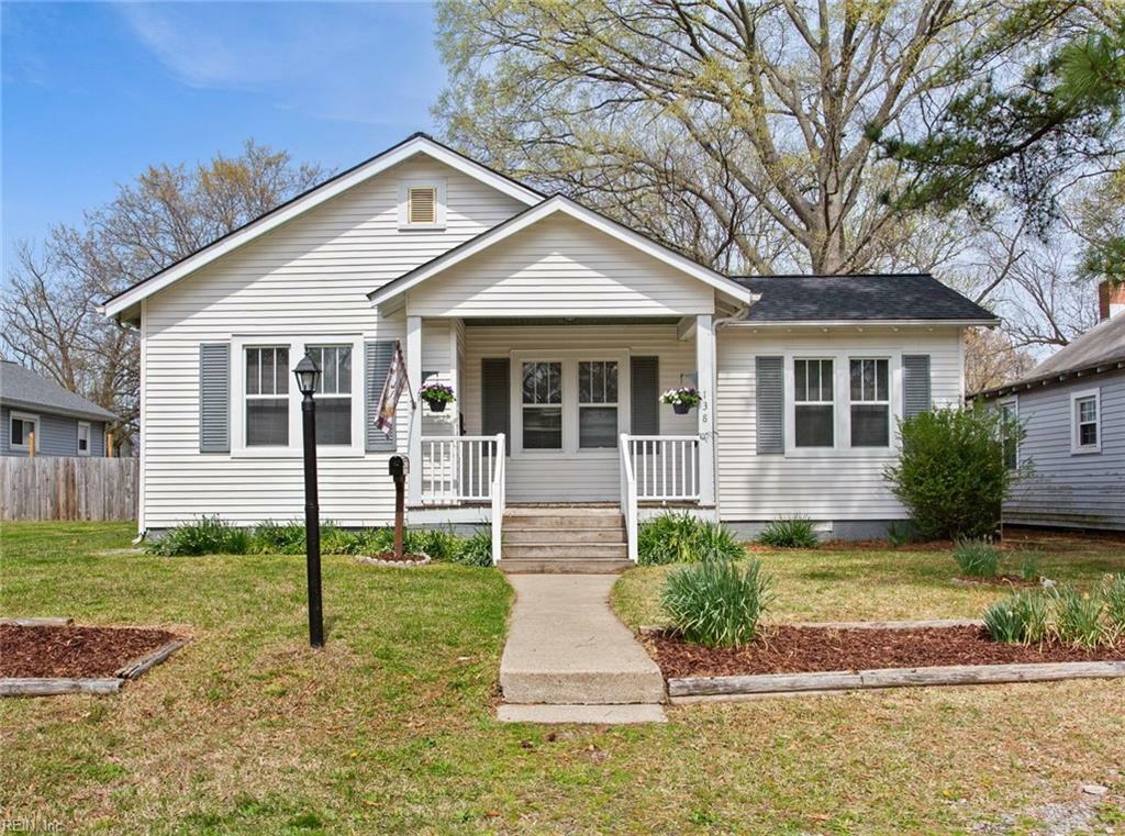 Property Photo: 138 Locust Ave VA 23661