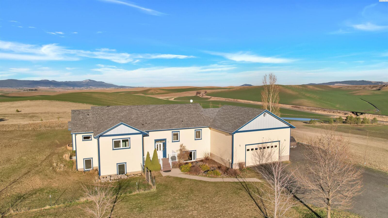 Property Photo:  1091 Sunshine Rd  WA 99163 