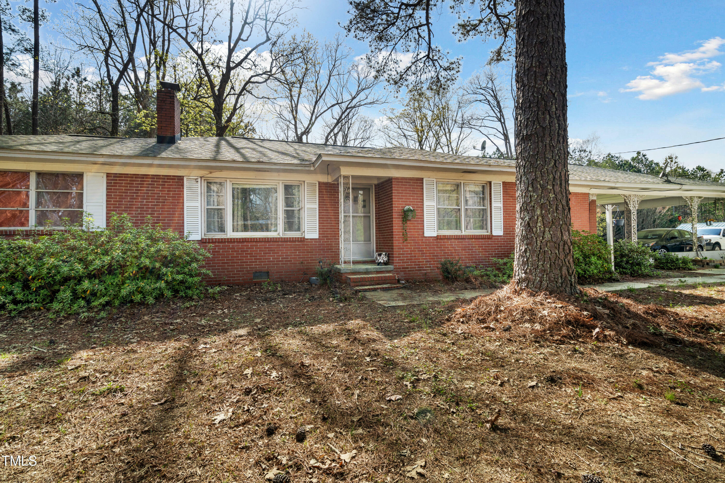 Property Photo: 906 Perry Road NC 27597