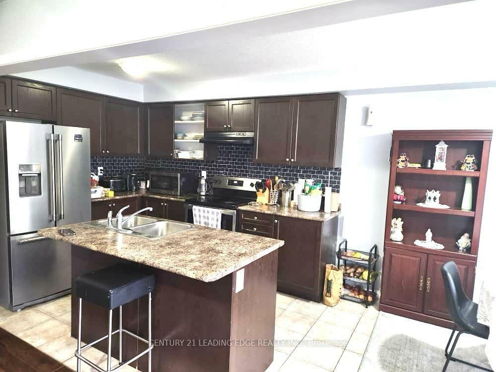 Photo de la propriété: 64 English Lane ON N3T 0G9