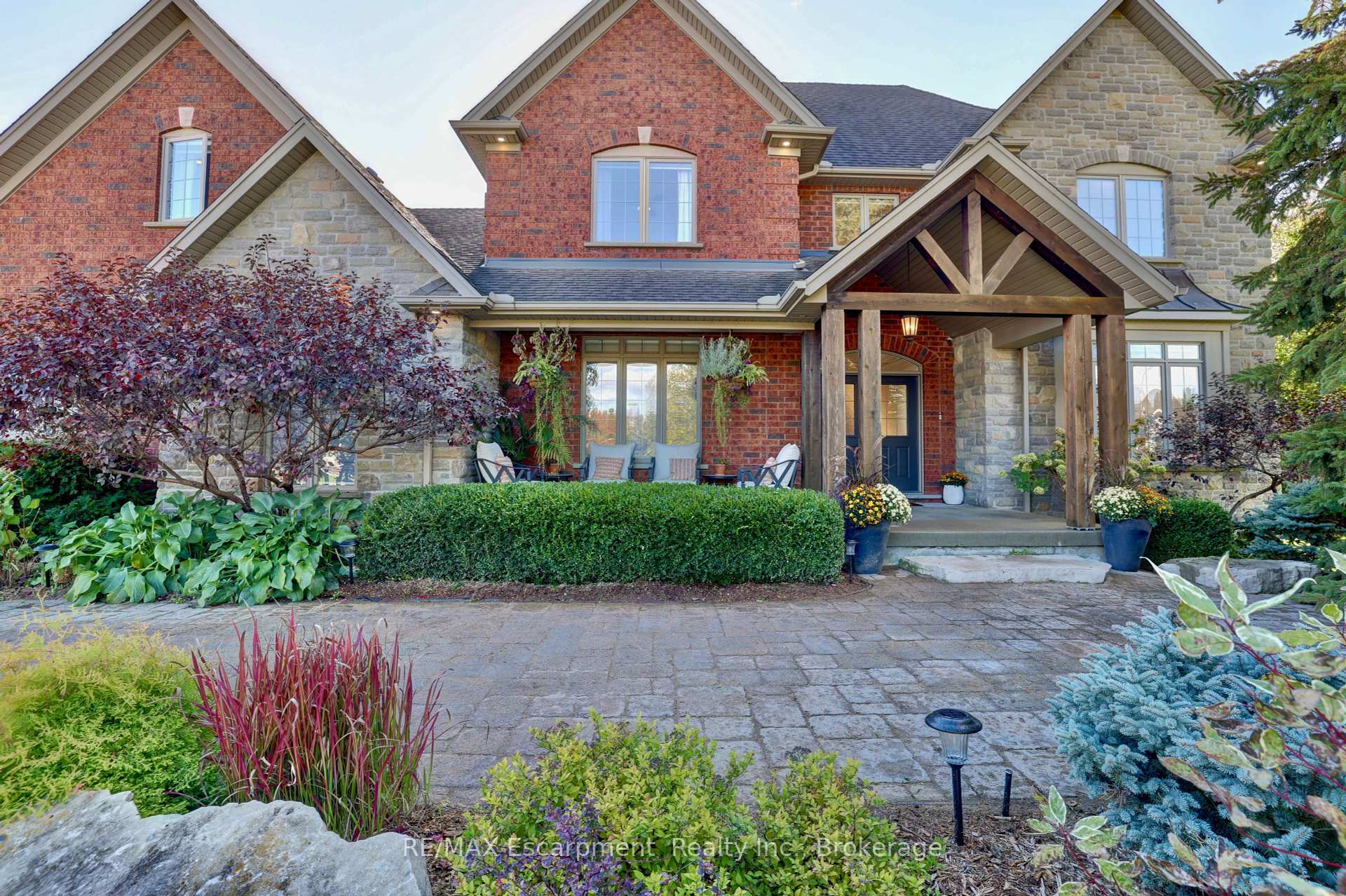 Property Photo: 48 Palomino Drive ON L0R 1H3