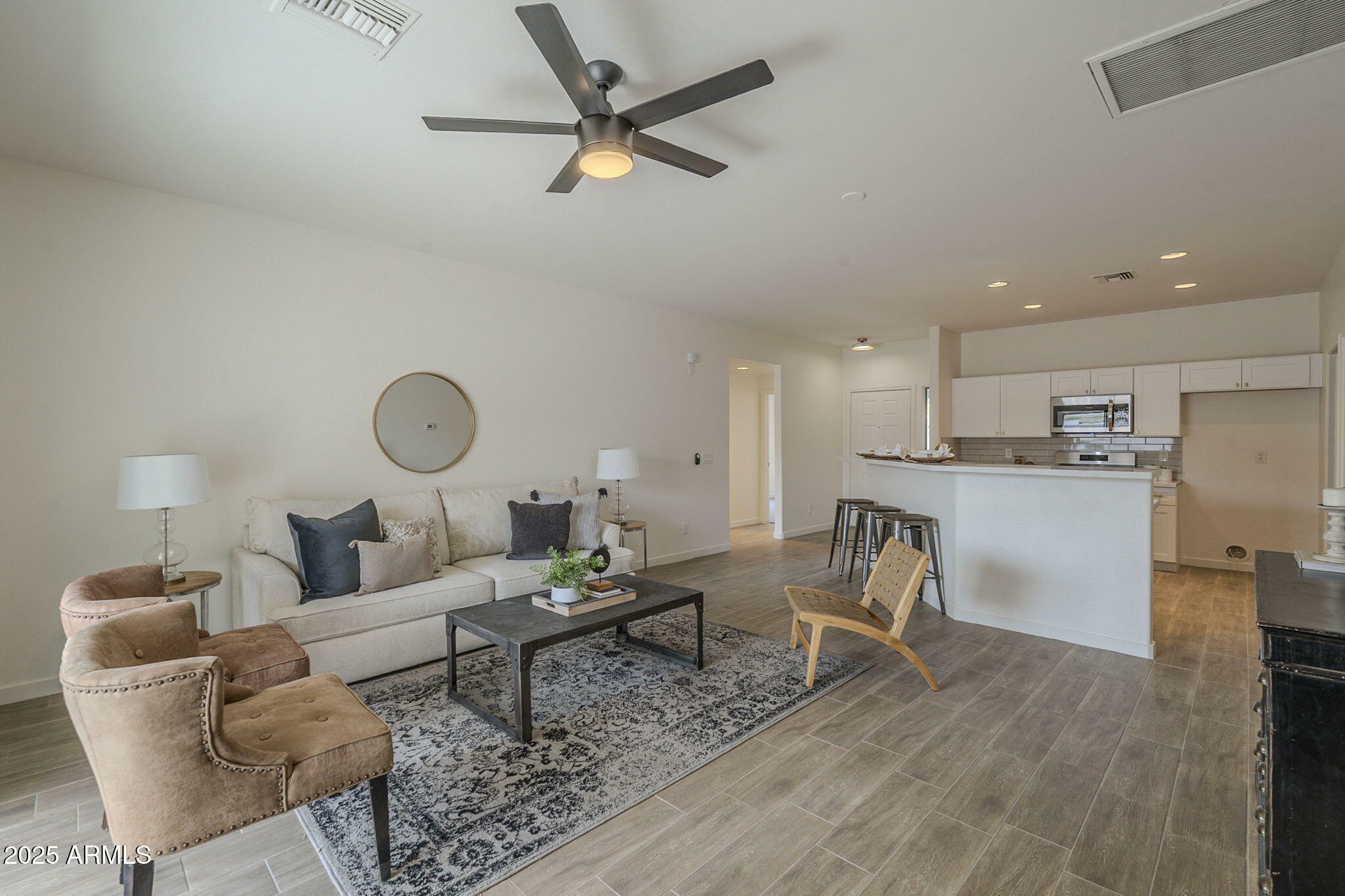 507 W Magdalena Lane  Phoenix AZ 85041 photo
