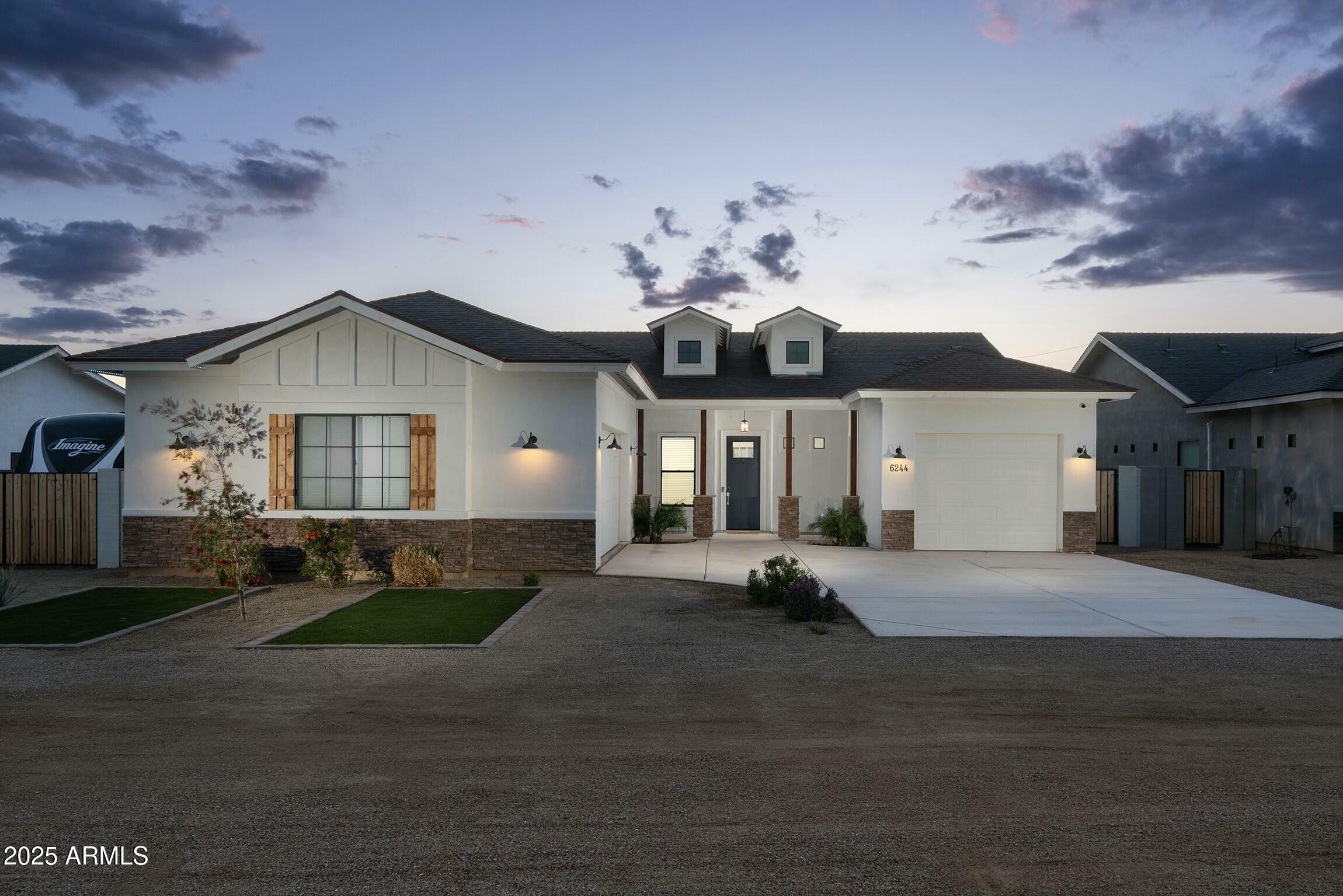 Property Photo: 6244 S Flora Lane AZ 85118