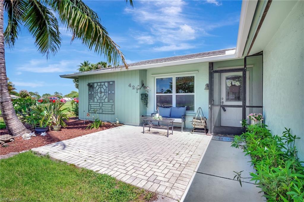 Property Photo: 421 Marathon Ct FL 34112