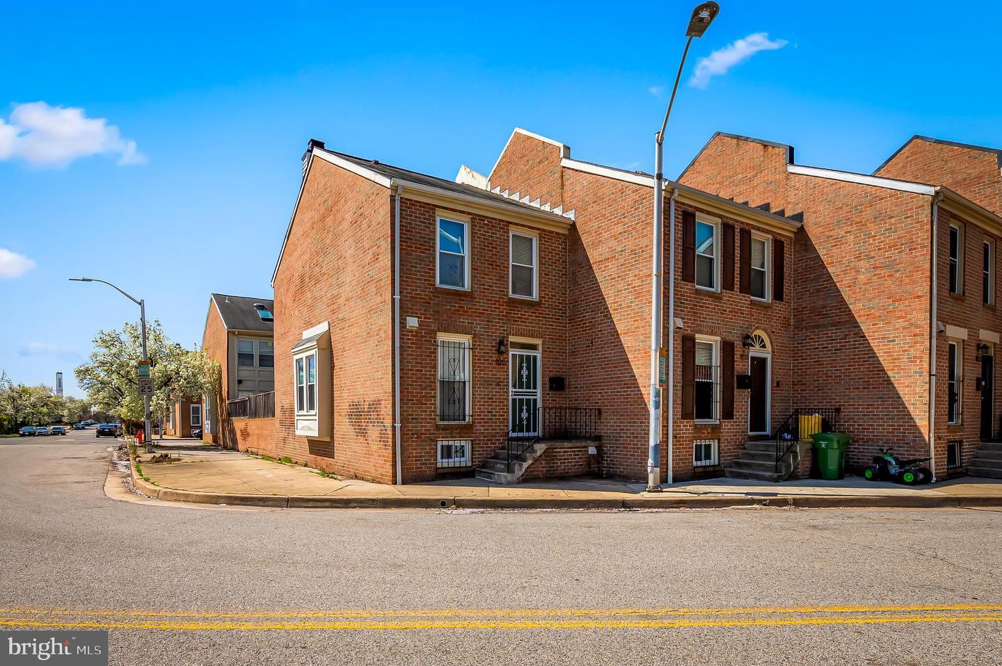 Property Photo: 820 S Paca Street MD 21230