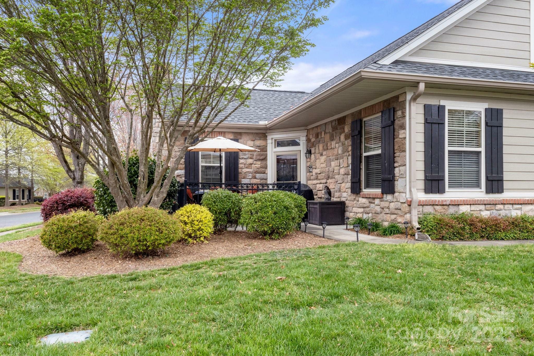 Property Photo:  744 Ledgestone Court  SC 29708 