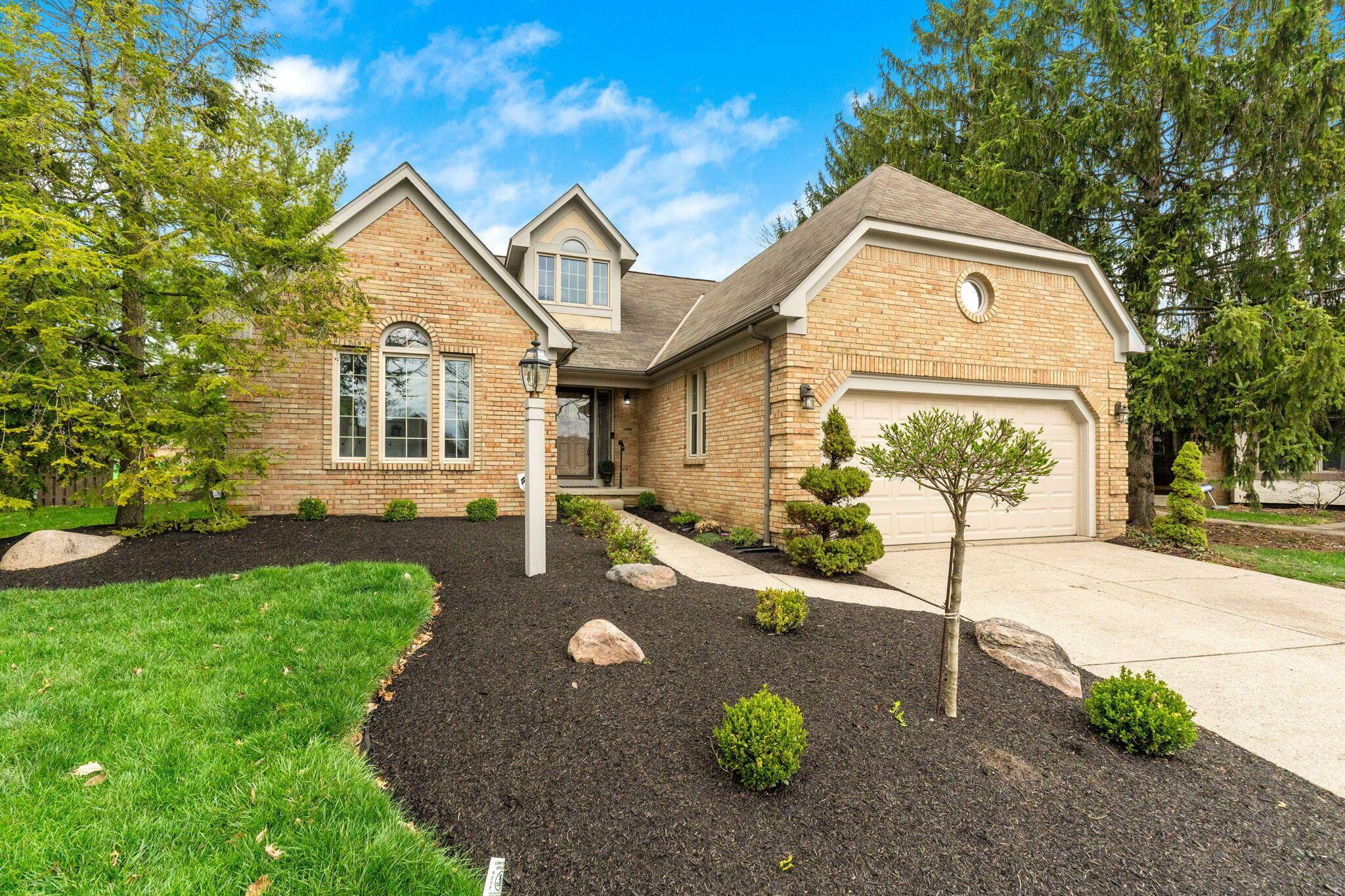 Property Photo: 1297 Durness Court OH 43235