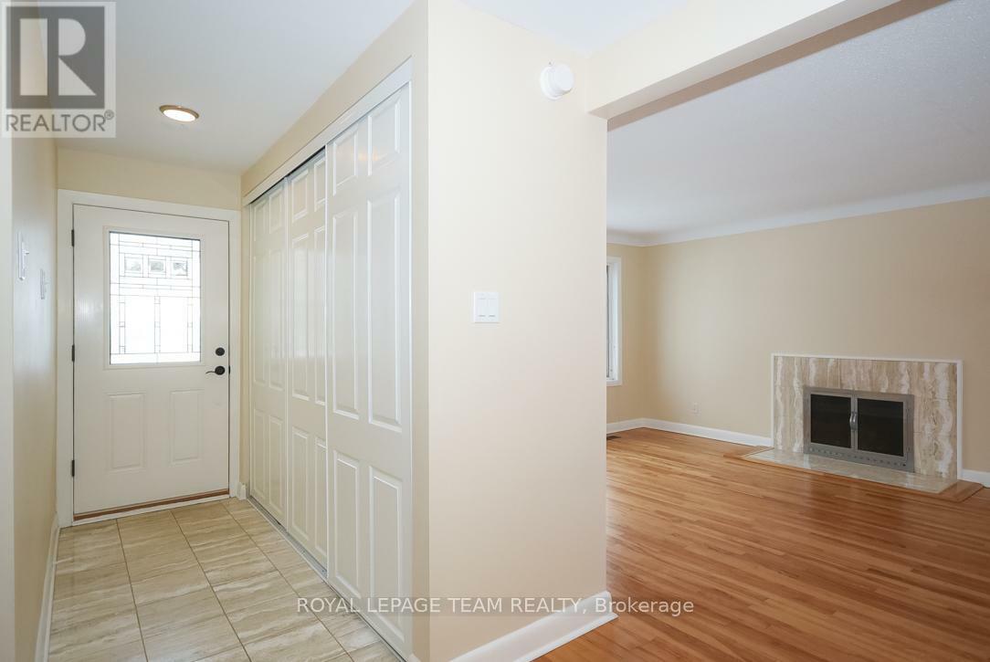 Photo de la propriété: 1268 Henry Farm Drive West ON K2C 2E2