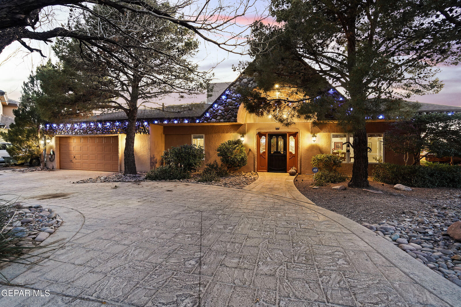 Property Photo: 867 Via Alta Lane TX 79912