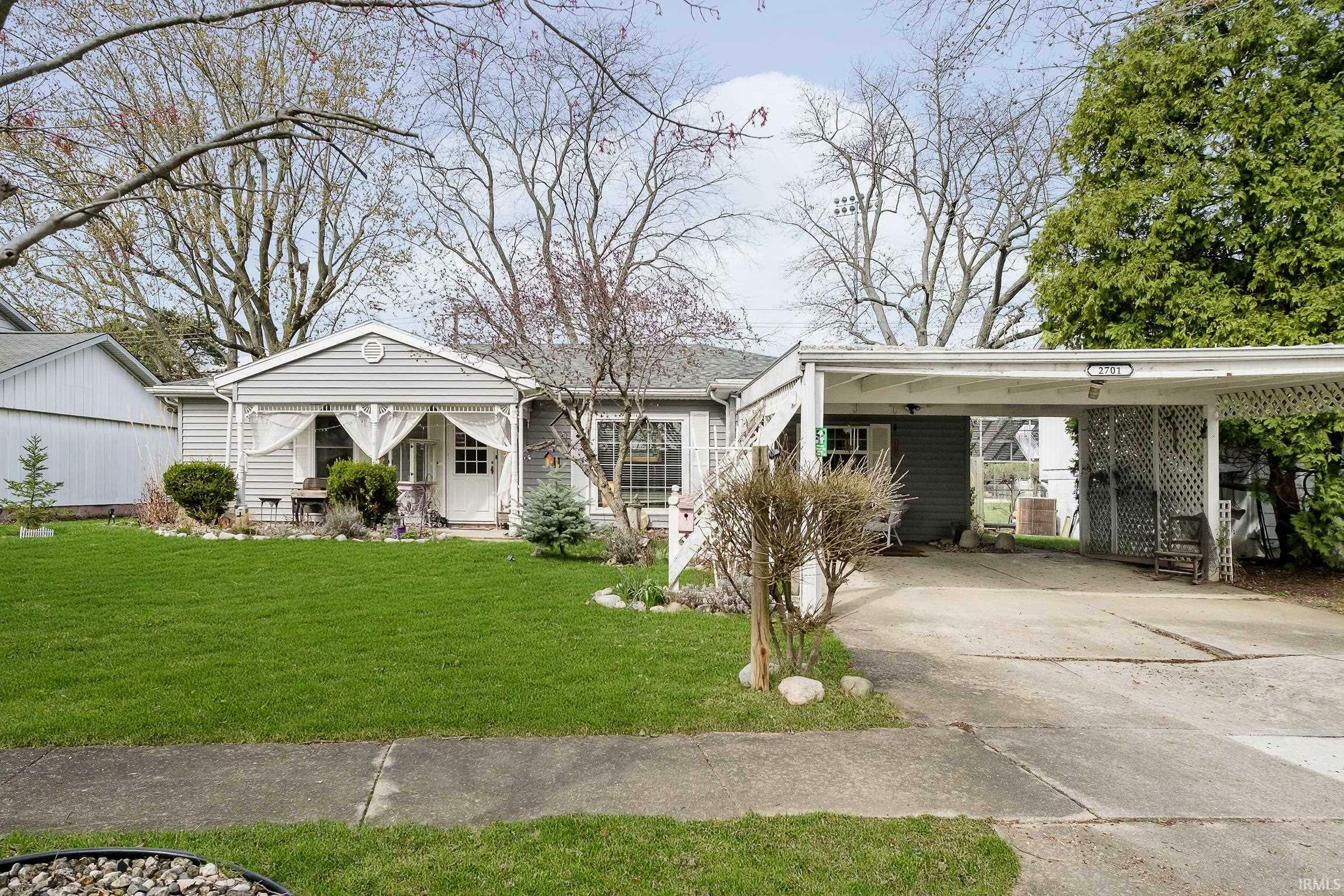 Property Photo: 2701 N Richmond Drive IN 47304-6411