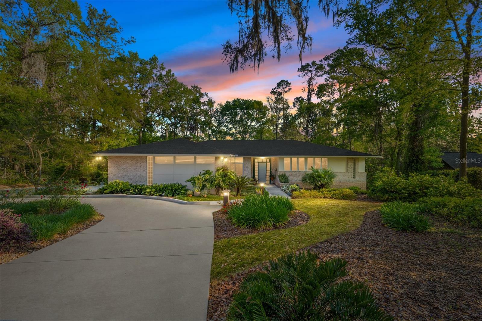 Property Photo: 3200 NW 21st Avenue FL 32605