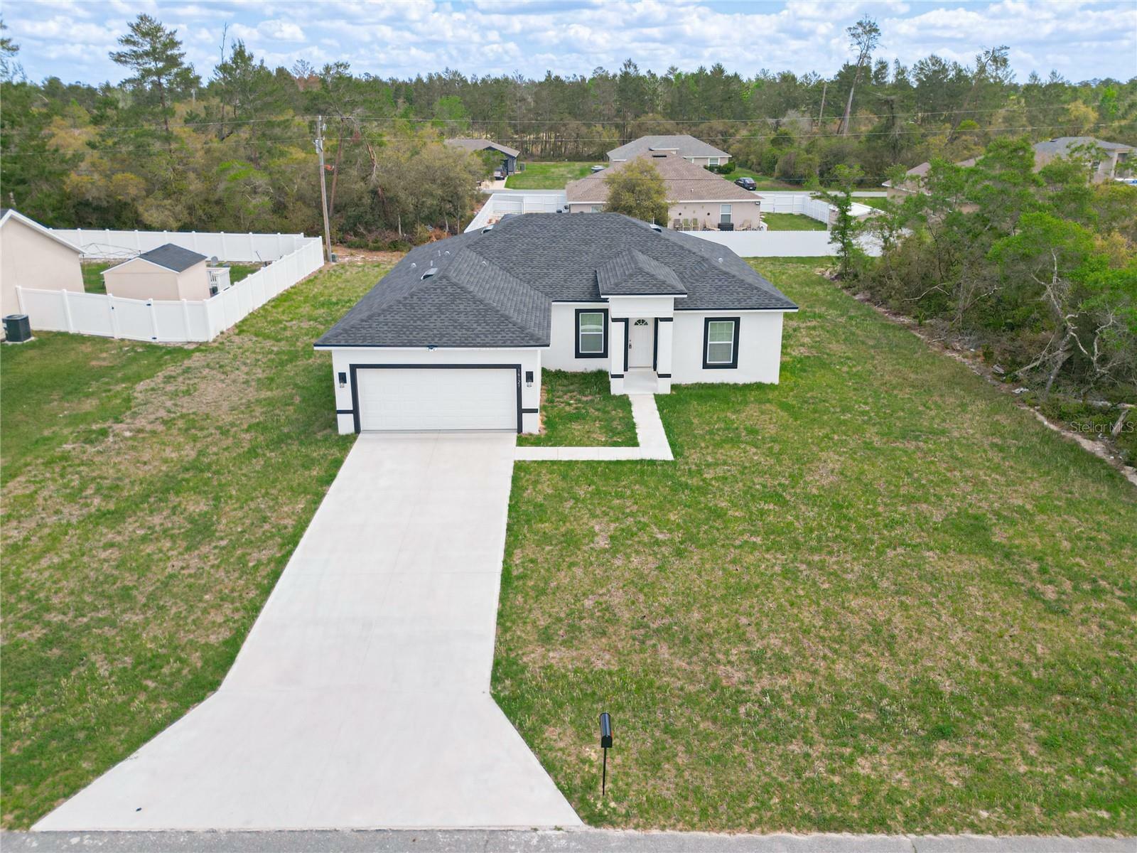 Property Photo: 16121 SW 37th Terrace Road FL 34473