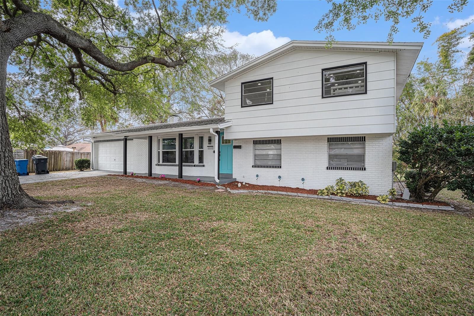 Property Photo: 6808 Mornay Court FL 33615