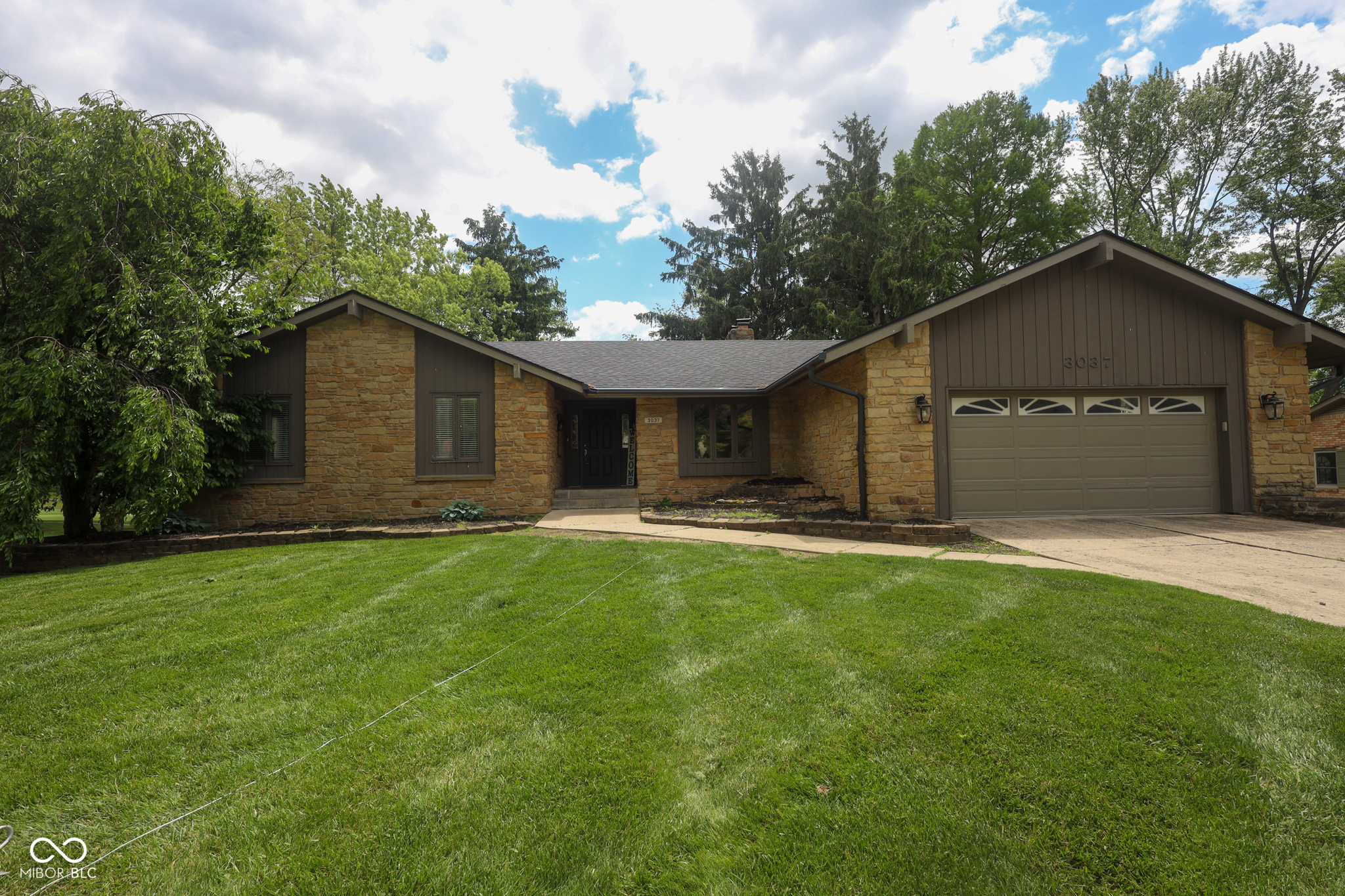 Property Photo: 3037 Santiago Drive IN 46143