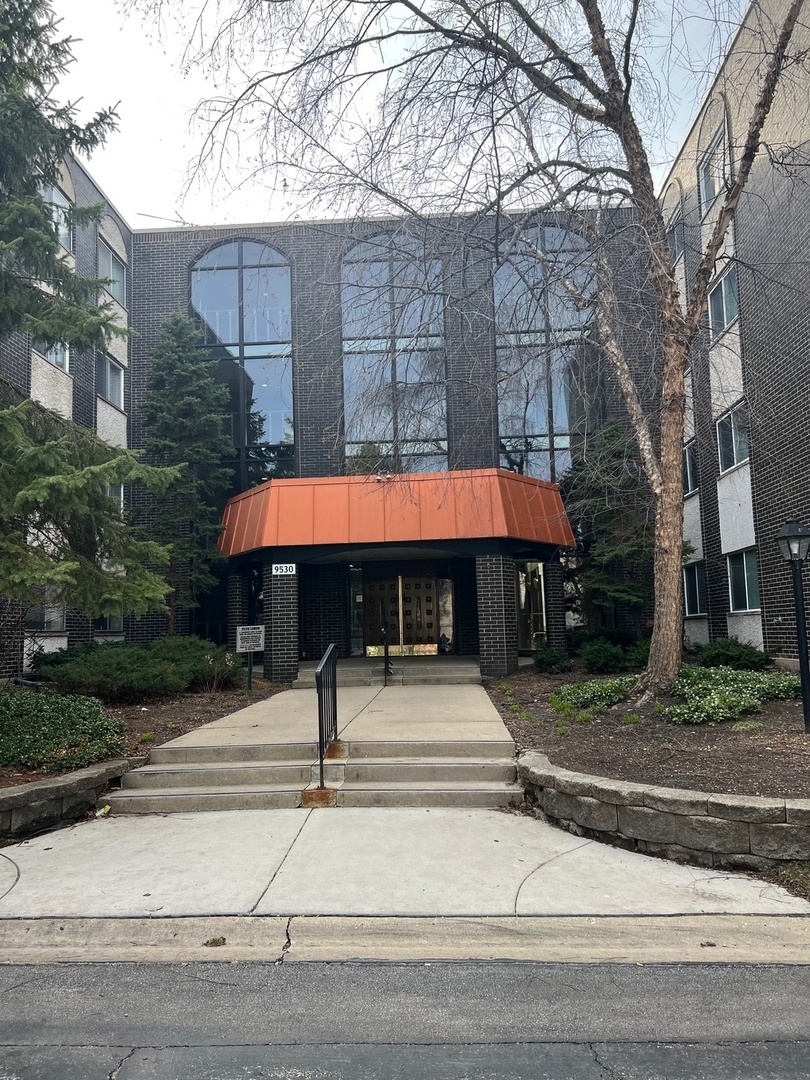 9530 N Lamon Avenue N 203  Skokie IL 60077 photo