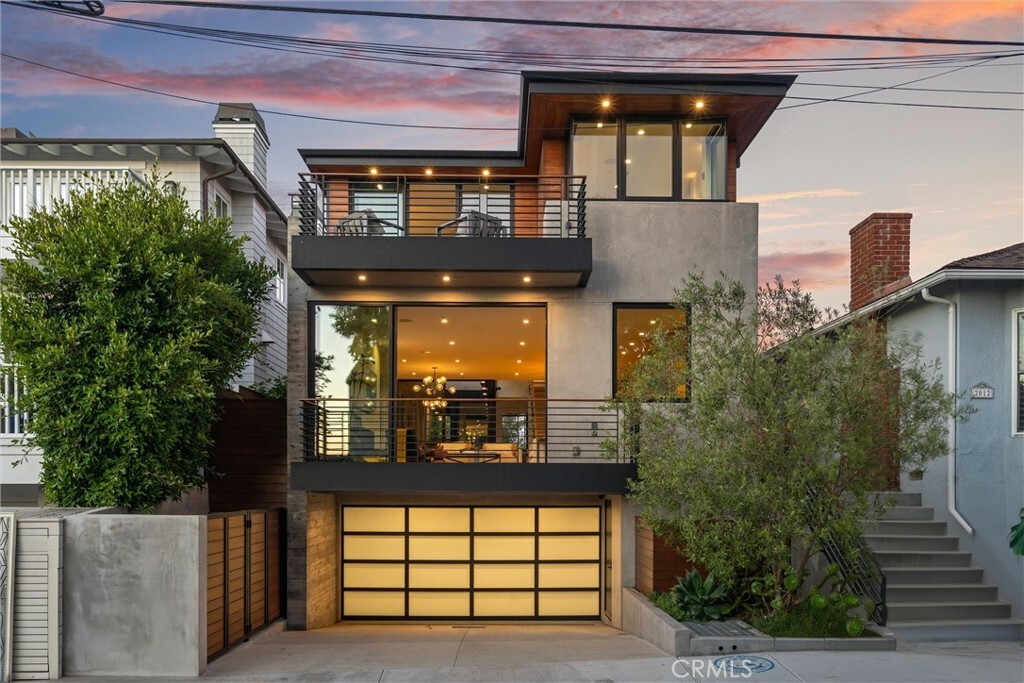 2015 Monterey Boulevard  Hermosa Beach CA 90254 photo