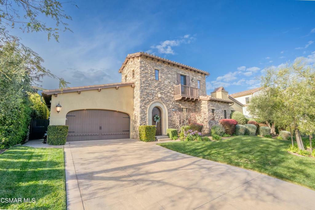 Property Photo:  5675 Via Bonita  CA 91320 