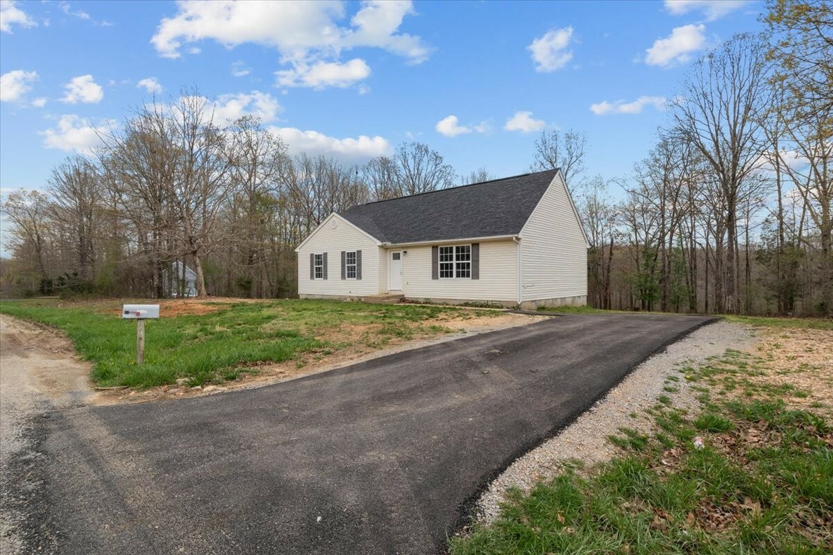 Property Photo: 9085 Redbud Ln TN 37137