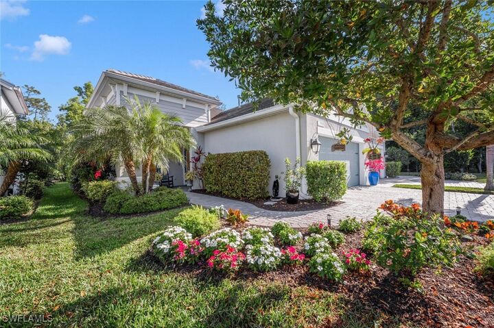 Property Photo:  2211 Marquesa Circle  FL 34112