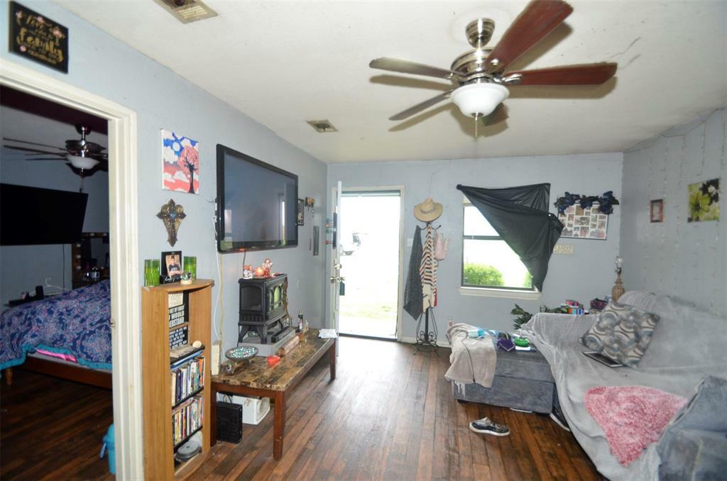 Property Photo: 505 15th Street TX 75446