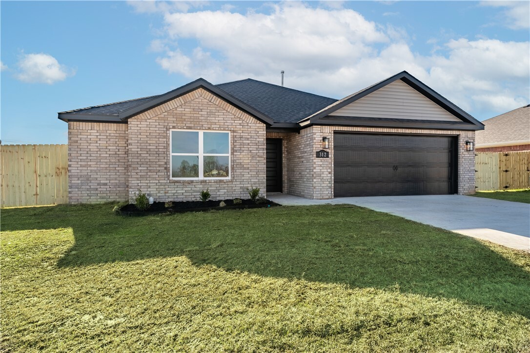 Property Photo: 1016 Marquis Avenue AR 72745