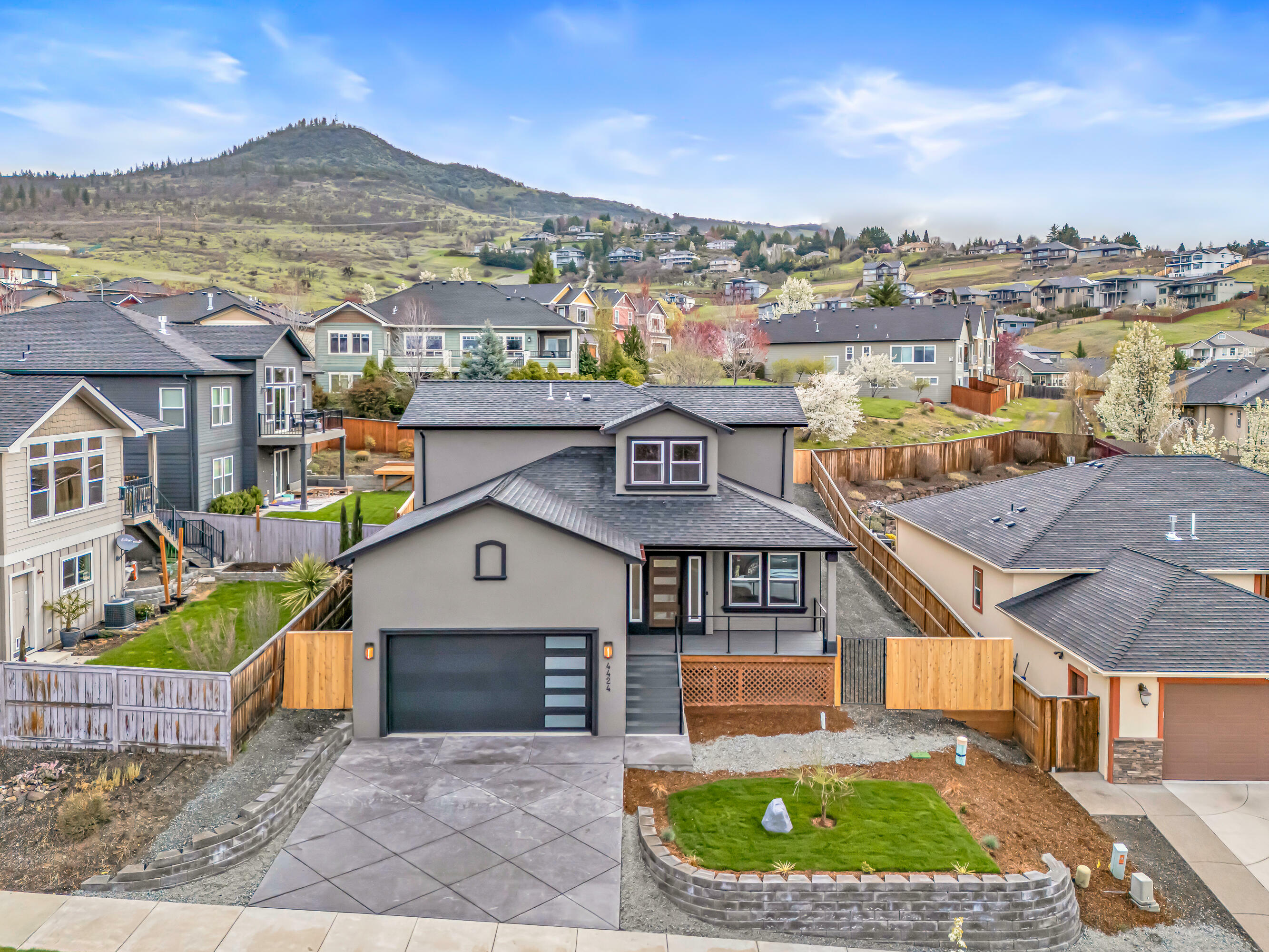 Property Photo: 4424 Park Ridge Drive OR 97504