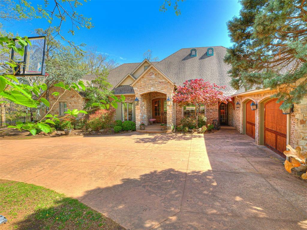 Property Photo: 400 Autumnwood Court OK 73003